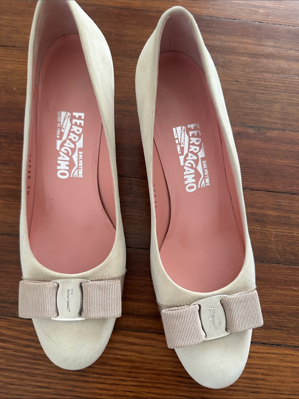 Salvatore Ferragamo Cream Suede Bow Flats